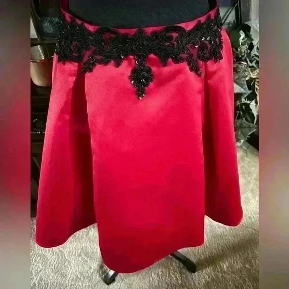 HAVANA COUTURE RED SATIN BLACK LACE FULL CIRCLE PARTY HOLIDAY SKIRT SIZE S-M - Picture 8 of 8